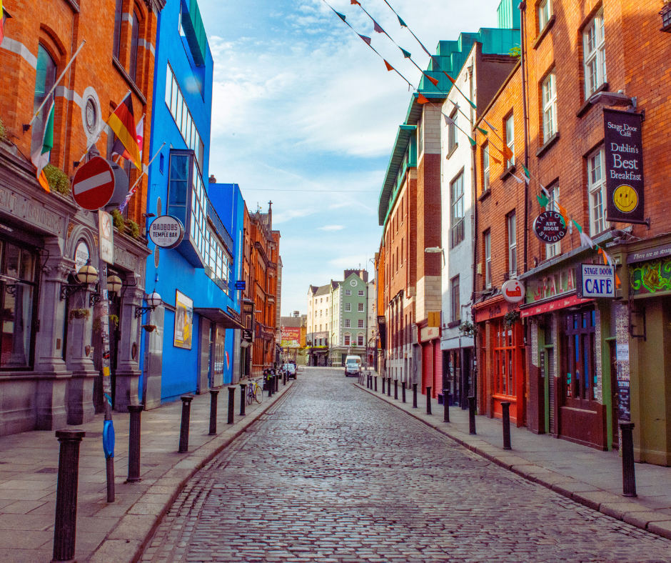 dublin coloful city center-top things to see in dublin