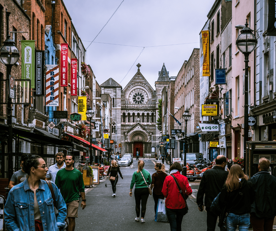 tourists walking top things to see in dublin